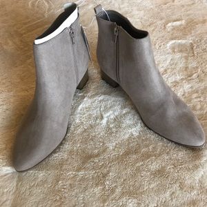 Women’s heeled booties